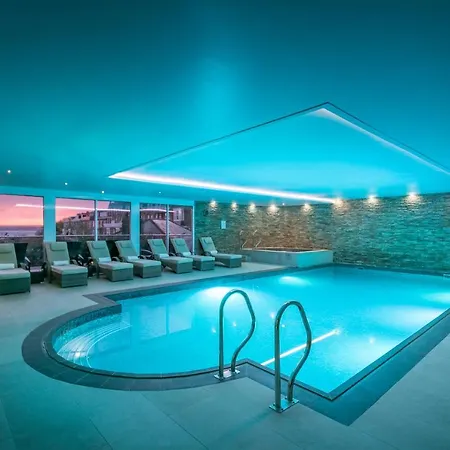 Harbour & Hotel 4*